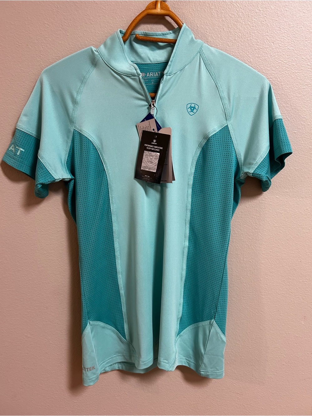Ariat Cambria Women’s S Pool Blue 1/4 Zip Riding Baselayer Shirt NWT